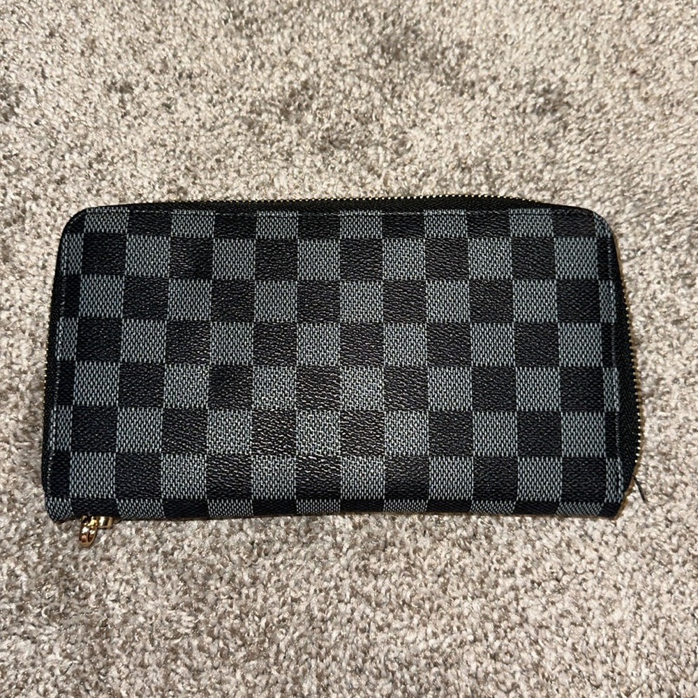 Rita Messi wallet *read description*